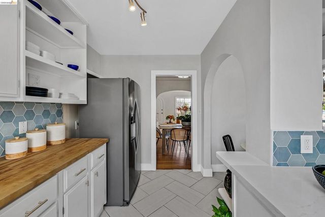 658 658 32Nd St, Richmond, CA 94804