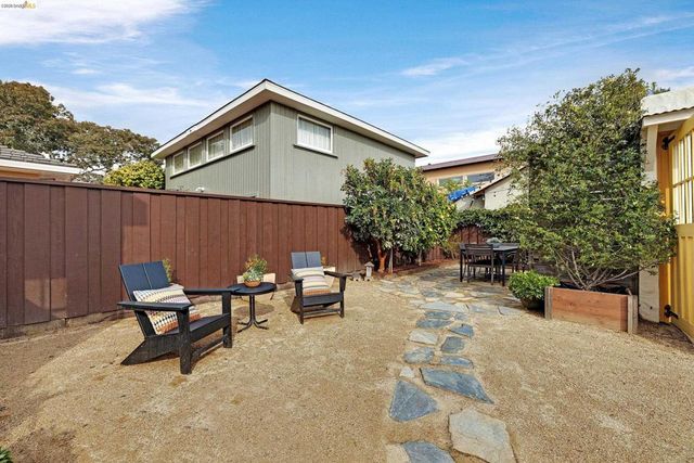 658 658 32Nd St, Richmond, CA 94804