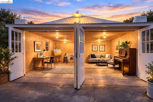 658 658 32Nd St, Richmond, CA 94804