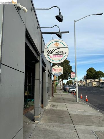 658 658 32Nd St, Richmond, CA 94804