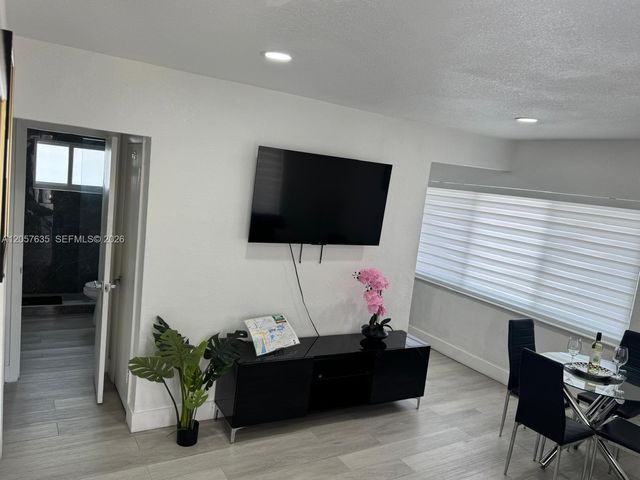 251 NW 57th Avenue, Miami, FL 33126