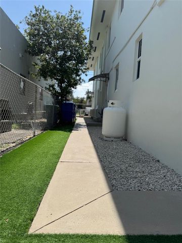 251 NW 57th Avenue, Miami, FL 33126