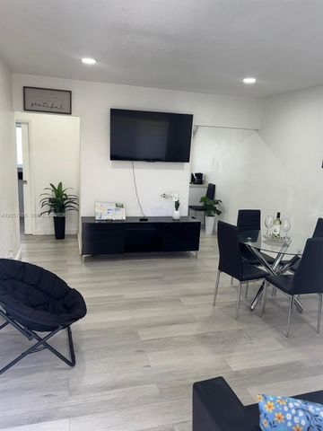 251 NW 57th Avenue, Miami, FL 33126