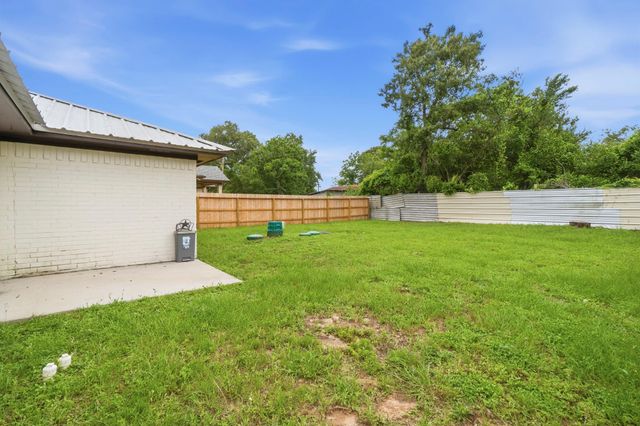 14850 Coaltown Road, Willis, TX 77378