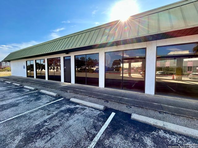 3434 Cherry Ridge, San Antonio, TX 78230