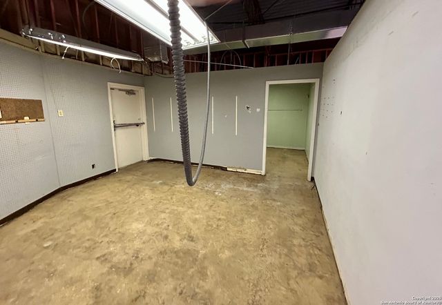 3434 Cherry Ridge, San Antonio, TX 78230