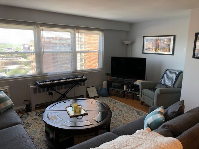 2909 N Sheridan Road 1804, Chicago, IL 60657