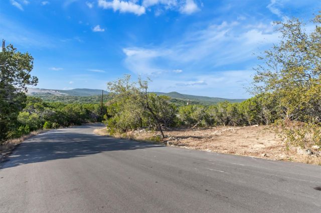 8016 Flintlock CIR, Lago Vista, TX 78645