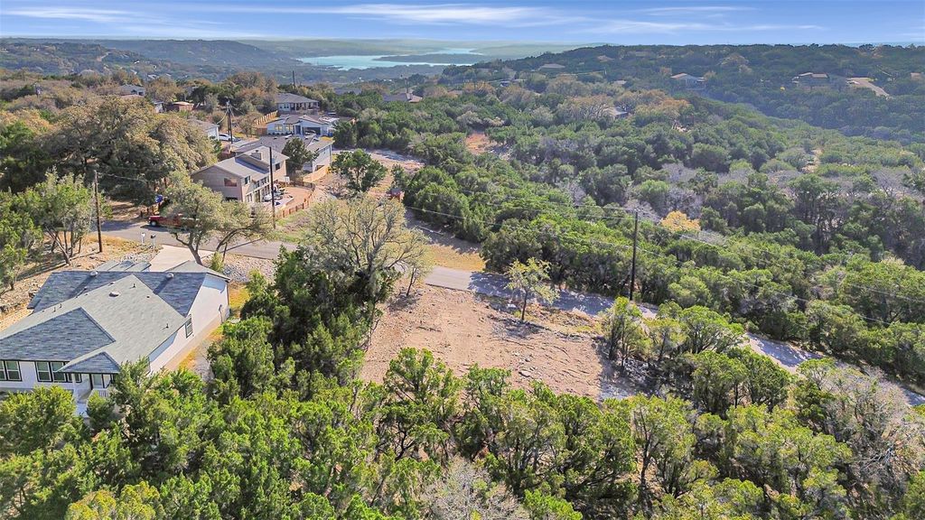 8016 Flintlock CIR, Lago Vista, TX 78645