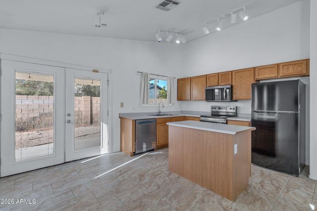 3072 W LONE CACTUS Drive, Phoenix, AZ 85027