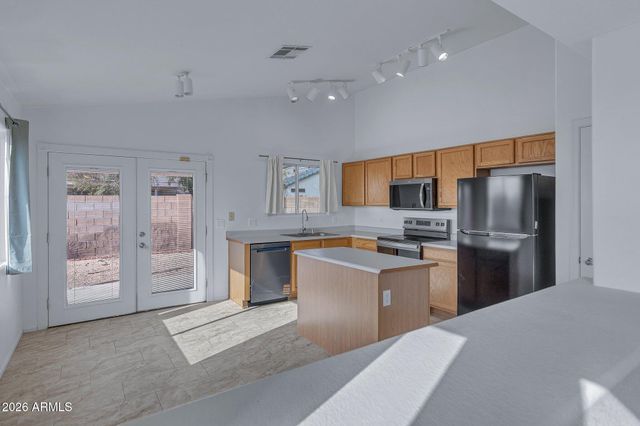 3072 W LONE CACTUS Drive, Phoenix, AZ 85027