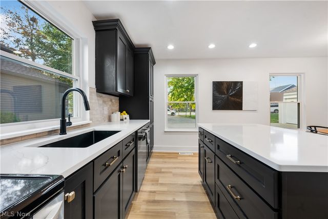 20121 Driftwood Court, Strongsville, OH 44149