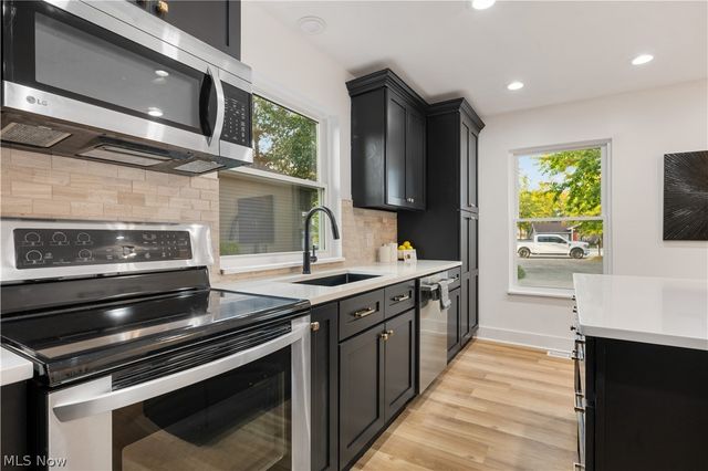 20121 Driftwood Court, Strongsville, OH 44149