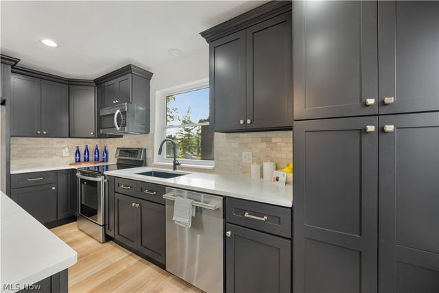 20121 Driftwood Court, Strongsville, OH 44149