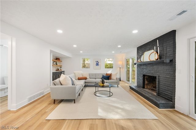 20121 Driftwood Court, Strongsville, OH 44149