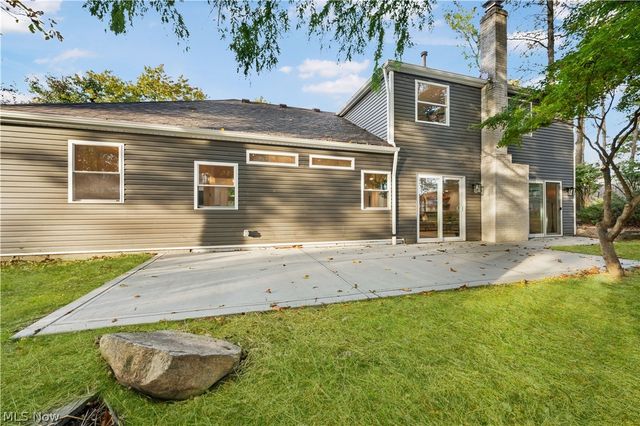 20121 Driftwood Court, Strongsville, OH 44149