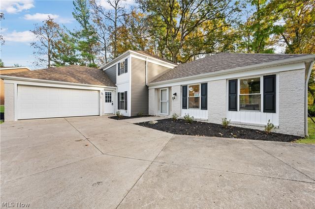 20121 Driftwood Court, Strongsville, OH 44149