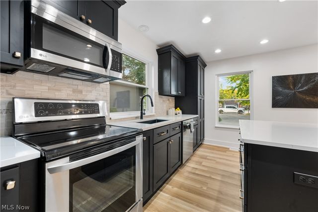 20121 Driftwood Court, Strongsville, OH 44149