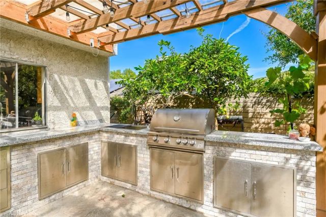 24668 Ebelden Avenue, Newhall, CA 91321