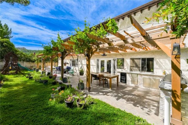 24668 Ebelden Avenue, Newhall, CA 91321