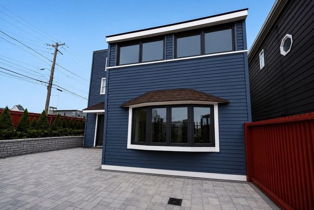 2 Sagamore St, Revere, MA 02151