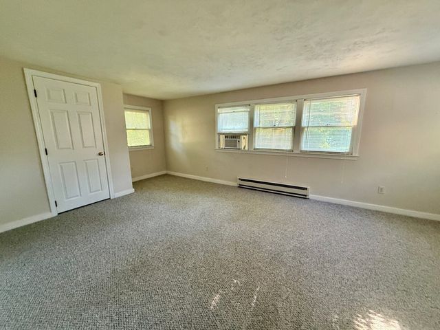 8a Warren Place a, Framingham, MA 01701