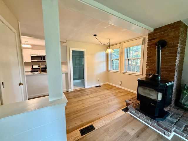 8a Warren Place a, Framingham, MA 01701