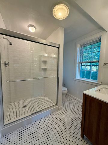 8a Warren Place a, Framingham, MA 01701