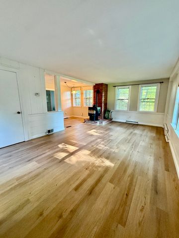 8a Warren Place a, Framingham, MA 01701