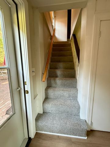 8a Warren Place a, Framingham, MA 01701
