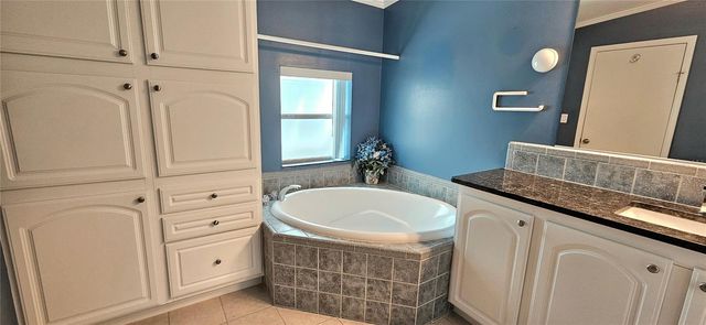 140 SOUTHWINDS DRIVE, Sarasota, FL 34231