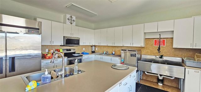 140 SOUTHWINDS DRIVE, Sarasota, FL 34231