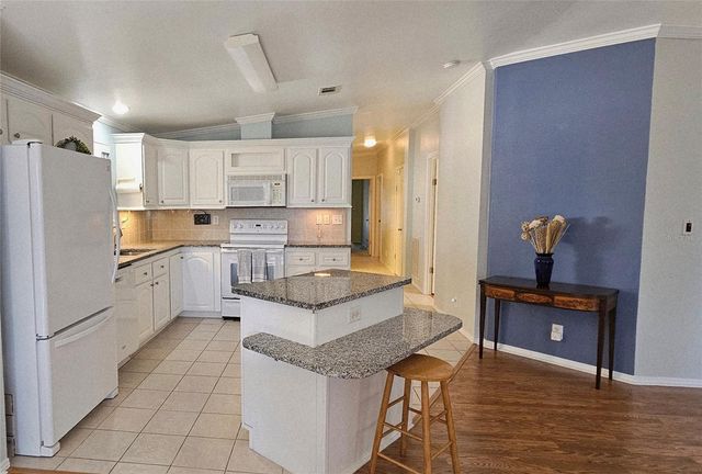 140 SOUTHWINDS DRIVE, Sarasota, FL 34231