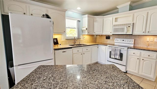 140 SOUTHWINDS DRIVE, Sarasota, FL 34231