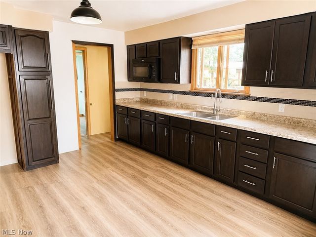 1216 Patchen Avenue SE, Warren, OH 44484