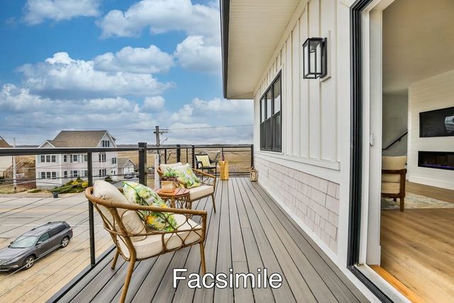 113 N End Blvd 3, Salisbury, MA 01952