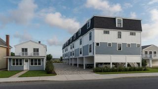 113 N End Blvd 3, Salisbury, MA 01952