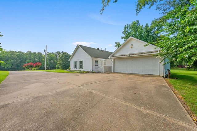 2700 SLAYDEN RD, Unincorporated, TN 38057