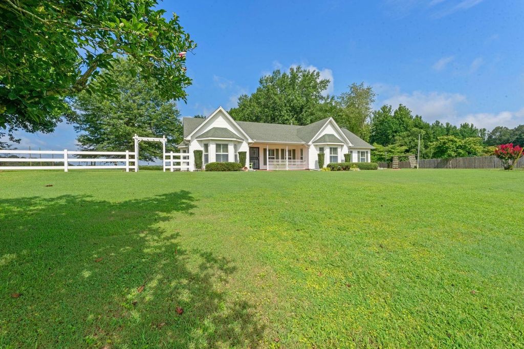 2700 SLAYDEN RD, Unincorporated, TN 38057