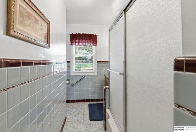 7802 Pierce Circle, Omaha, NE 68124