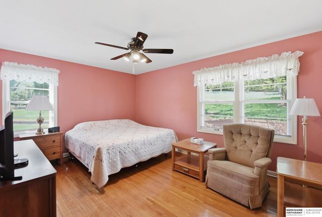 7802 Pierce Circle, Omaha, NE 68124