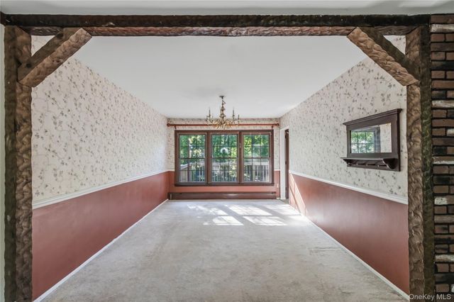 9 Adams Lane, Suffern, NY 10901