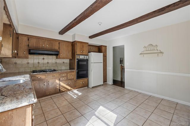 9 Adams Lane, Suffern, NY 10901