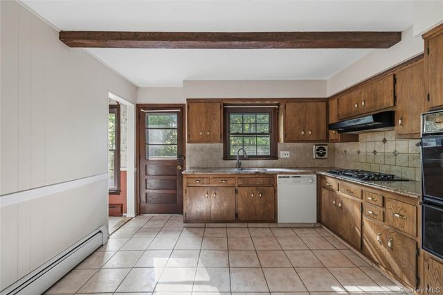 9 Adams Lane, Suffern, NY 10901