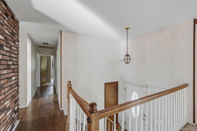 9 Adams Lane, Suffern, NY 10901