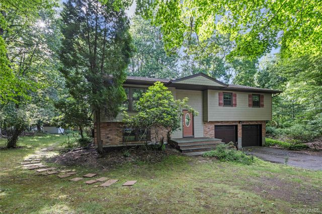9 Adams Lane, Suffern, NY 10901