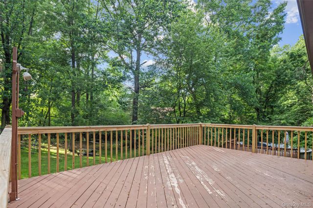 9 Adams Lane, Suffern, NY 10901