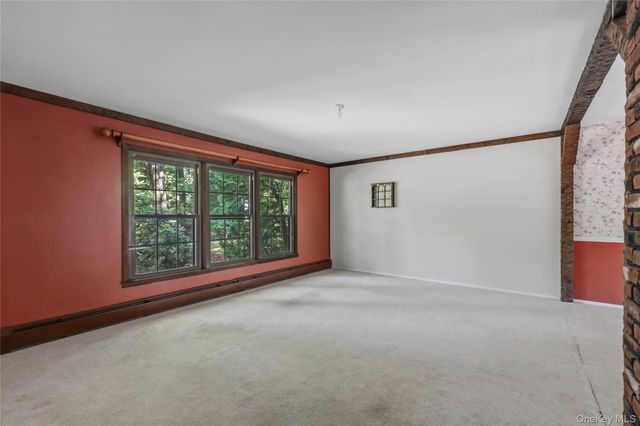 9 Adams Lane, Suffern, NY 10901