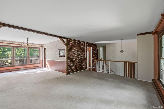 9 Adams Lane, Suffern, NY 10901