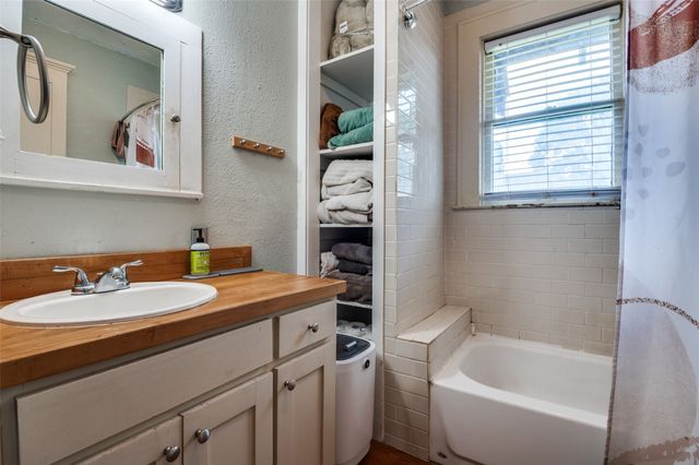 613 N Grand Avenue, Waxahachie, TX 75165
